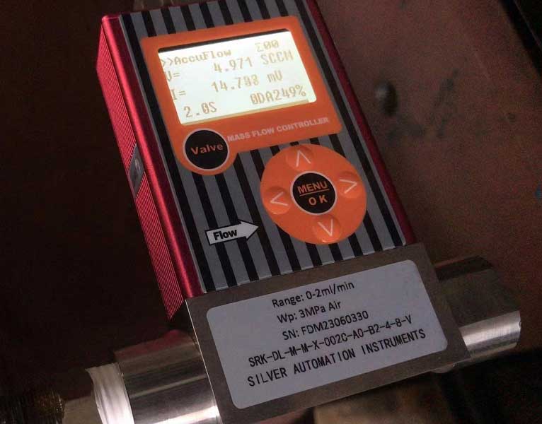 Pengawal aliran jisim terma Thermal mass flow controllers