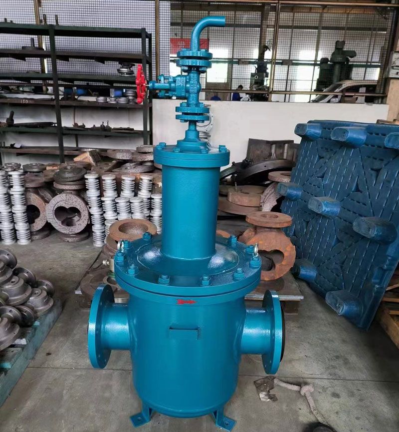 Air eliminator and strainer for oval gear flowmeters